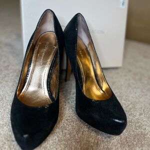 Designer BCBG Sandalwood Snake Pumps Black Size 8M